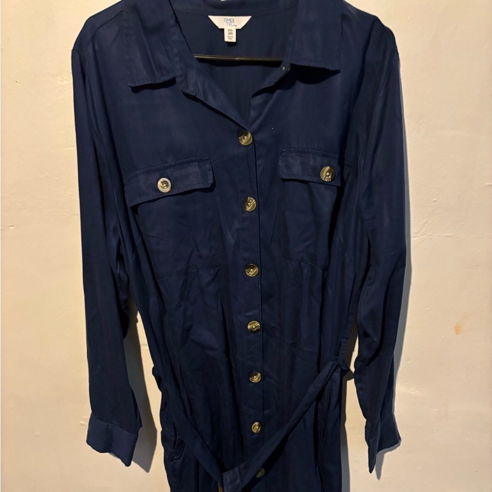 Button front casual dress, with belted waist